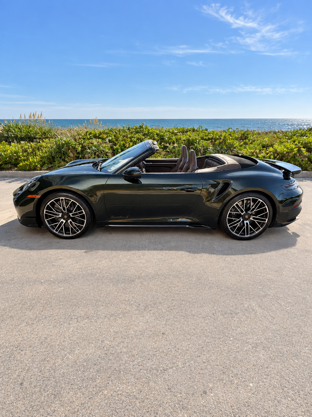 Full side profile with the convertible top lowered